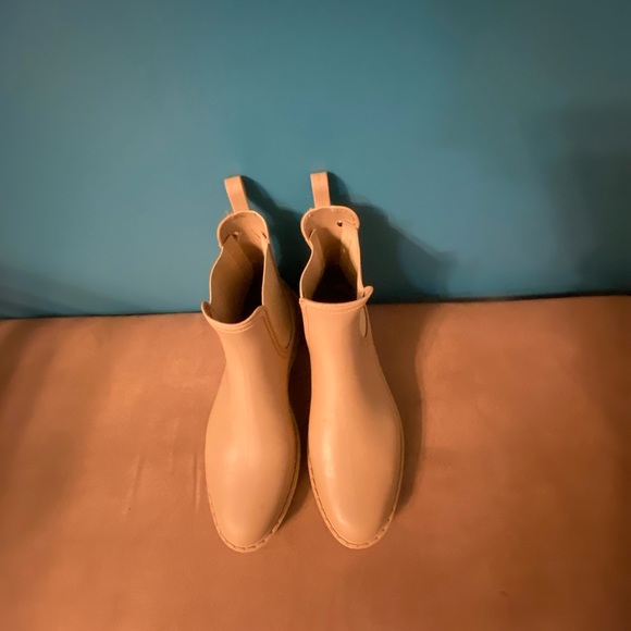 Women boots. - Picture 3 of 6